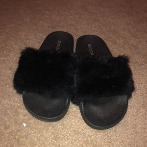Black furry slides